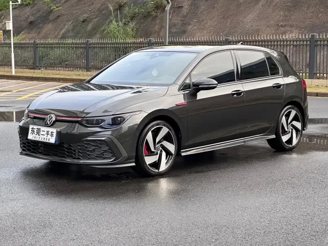 Фотография автомобиля — Volkswagen Golf GTI