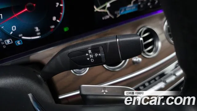 Mercedes-Benz E-Class — Фото автомобиля 9
