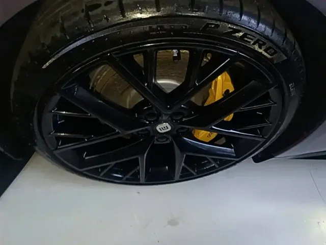 Xiaomi SU7 — Фото автомобиля 22