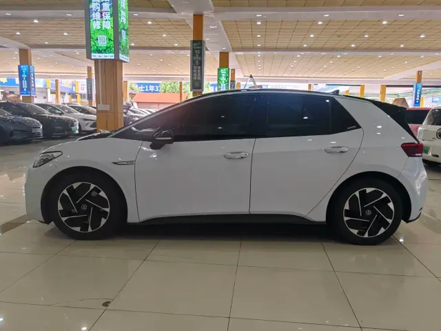 Volkswagen ID.3 — Фото автомобиля 2