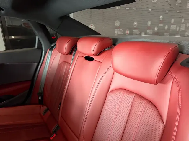 Audi A4L — Фото автомобиля 13