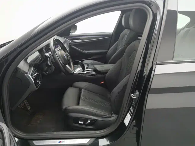 BMW 5 Series — Фото автомобиля 10