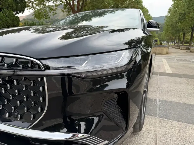 Lincoln Z — Фото автомобиля 10