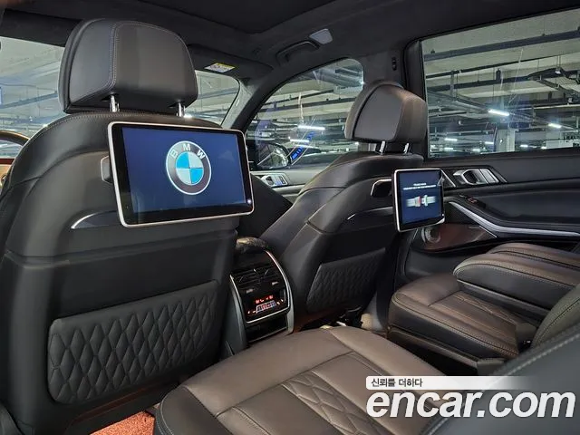 BMW X7 M60i xDrive First Edition 6 мест — Фото автомобиля 15