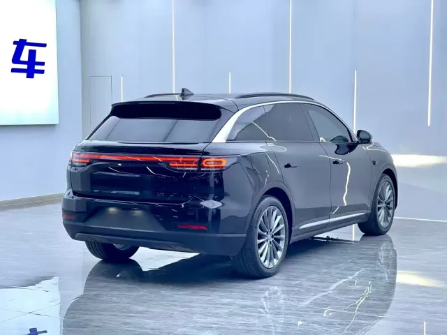 Leapmotor C11 — Фото автомобиля 13