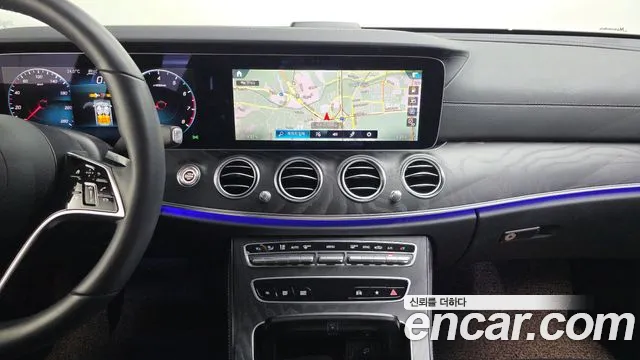 Mercedes-Benz E-Class — Фото автомобиля 14