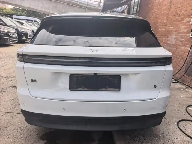 Li Auto i6 — Фото автомобиля 8