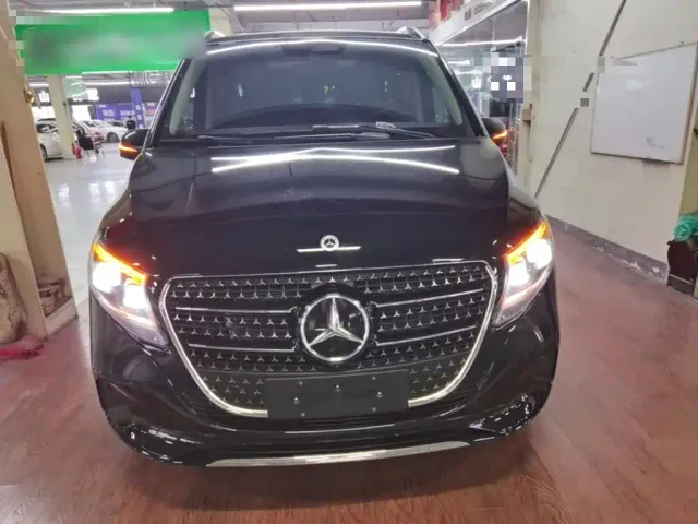 Mercedes-Benz V-Class — Фото автомобиля 2