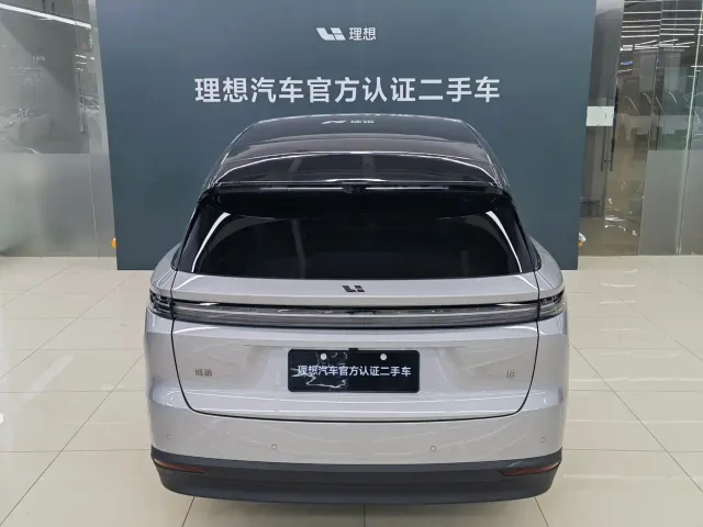 Li Auto i8 — Фото автомобиля 20