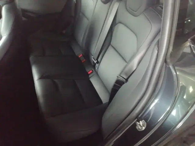 Tesla Model 3 — Фото автомобиля 16