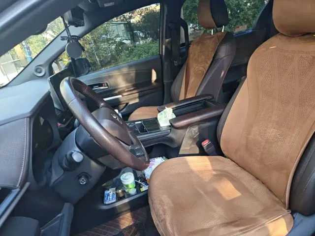 Toyota Sienna — Фото автомобиля 7