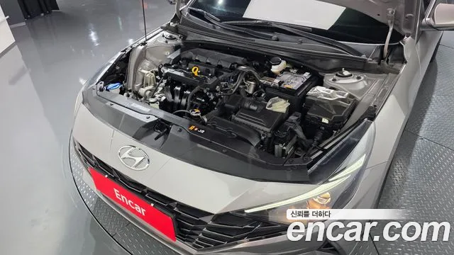 Hyundai Avante CN7 — Фото автомобиля 9