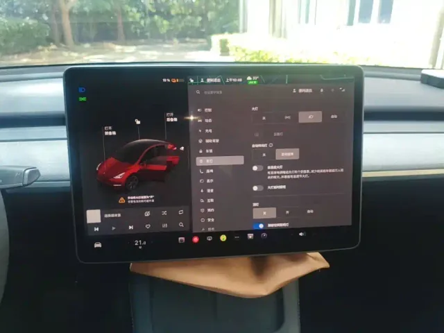 Tesla Model Y — Фото автомобиля 12