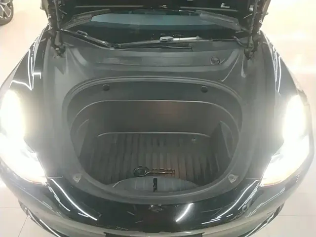 Tesla Model 3 — Фото автомобиля 19