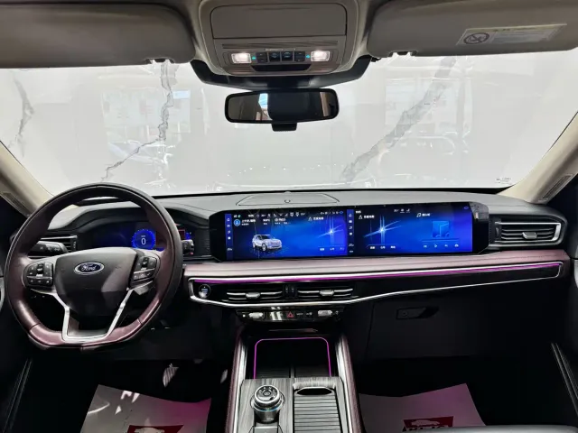 Ford Explorer — Фото автомобиля 9