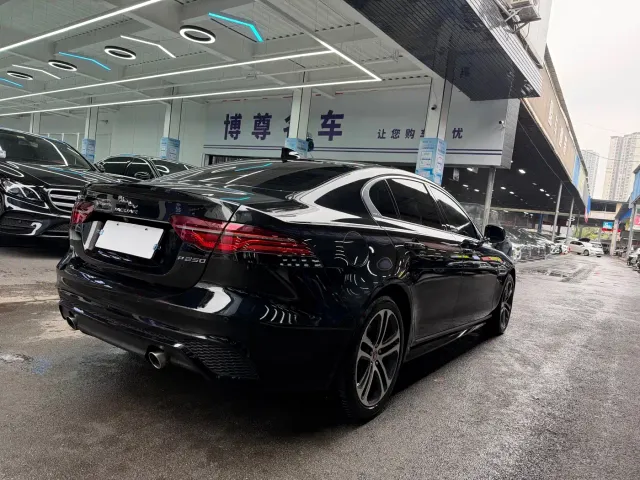 Jaguar XEL — Фото автомобиля 16