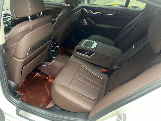 BMW 5 Series — Фото автомобиля 7
