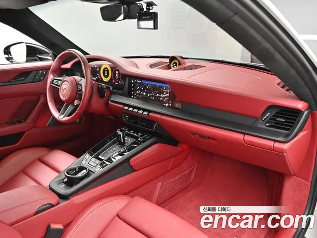 Porsche 911 992 — Фото автомобиля 11