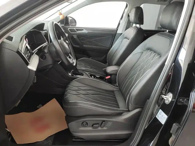 Volkswagen Tiguan L — Фото автомобиля 14