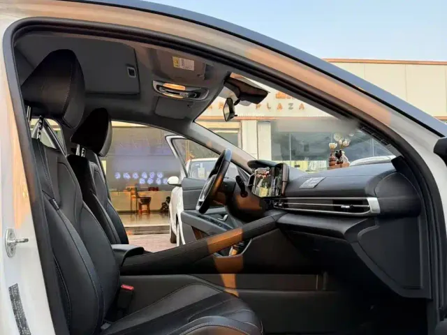 Hyundai Elantra — Фото автомобиля 24