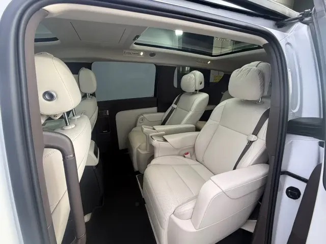 Li Auto MEGA — Фото автомобиля 10