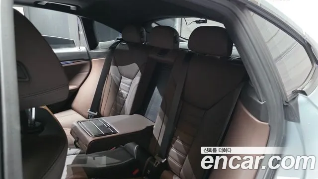BMW i4 — Фото автомобиля 12