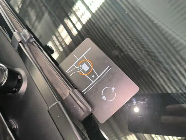 Tesla Model Y — Фото автомобиля 8