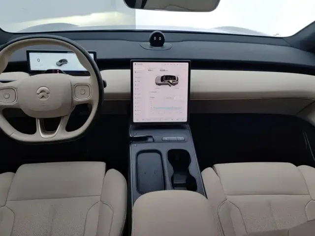 Nio ET5 Touring — Фото автомобиля 12