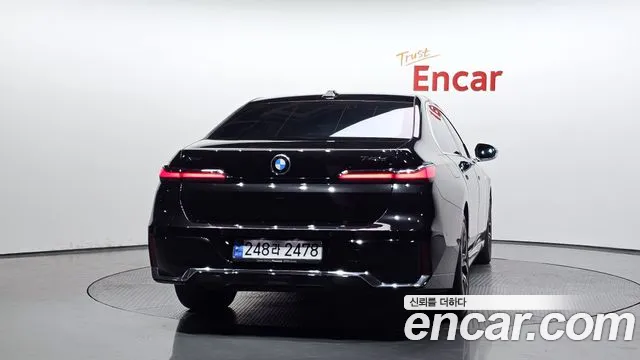 BMW 7-Series — Фото автомобиля 4