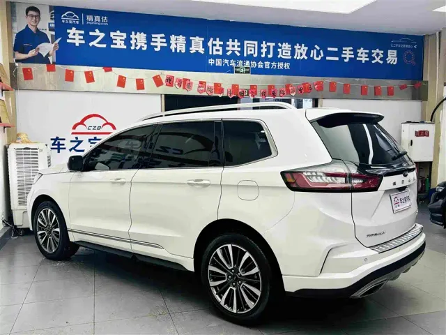 Ford Edge — Фото автомобиля 8