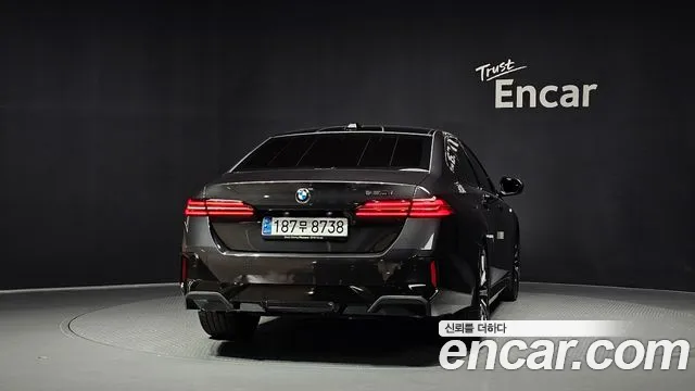 BMW 5 Series G60 — Фото автомобиля 4