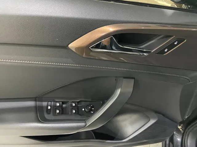 Volkswagen Tharu — Фото автомобиля 15
