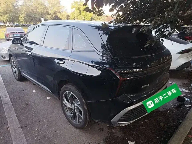 Hongqi HS3 PHEV — Фото автомобиля 4