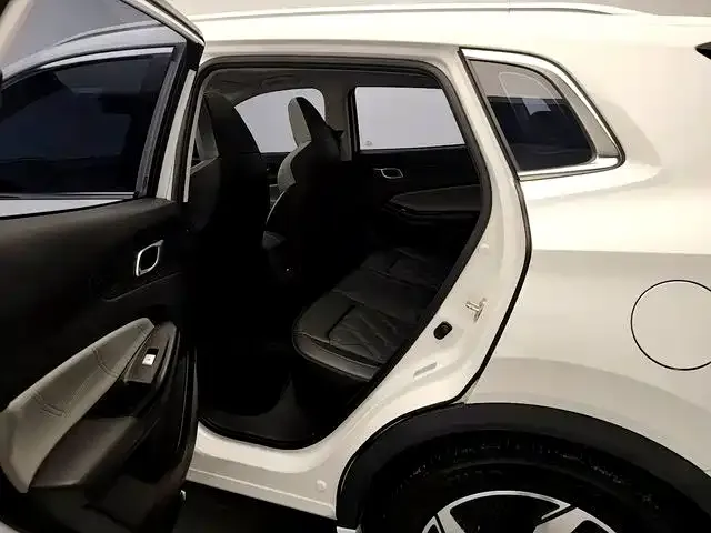Changan Qiyuan Q05 — Фото автомобиля 13