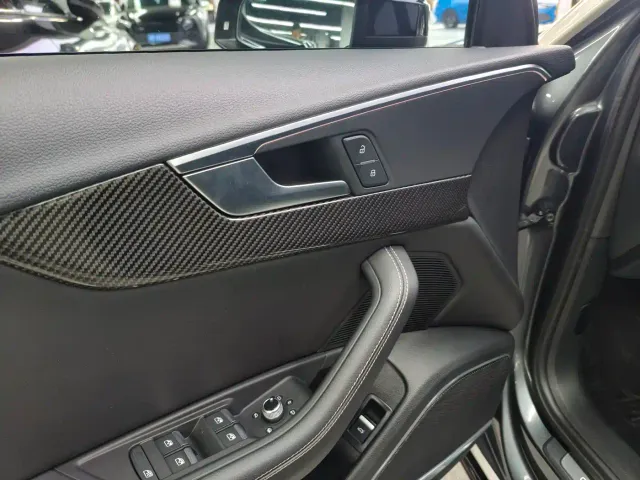 Audi A4L — Фото автомобиля 6