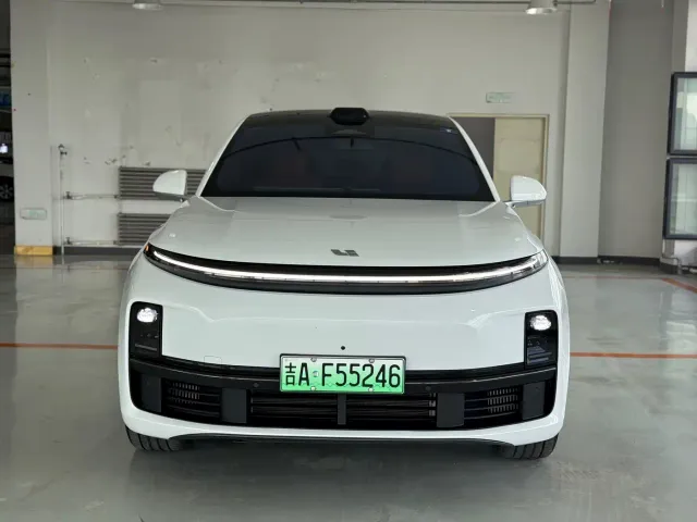 Li Auto L7 — Фото автомобиля 2