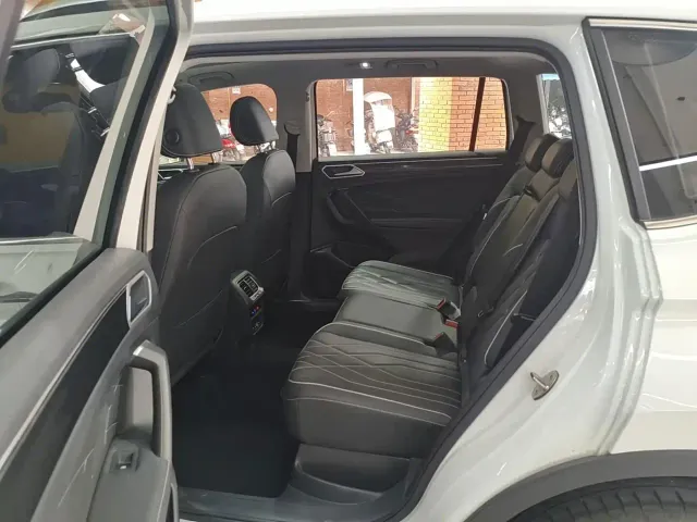 Volkswagen Tiguan L — Фото автомобиля 11