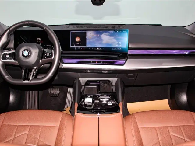 BMW 5 Series — Фото автомобиля 14