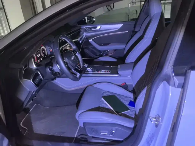 Audi A7L — Фото автомобиля 16