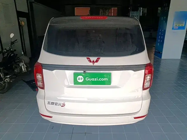 Wuling Hongguang — Фото автомобиля 5