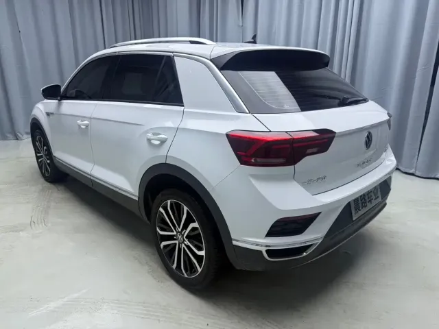Volkswagen T-Roc — Фото автомобиля 6