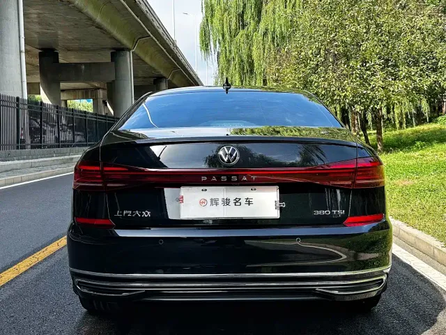 Volkswagen Passat — Фото автомобиля 10