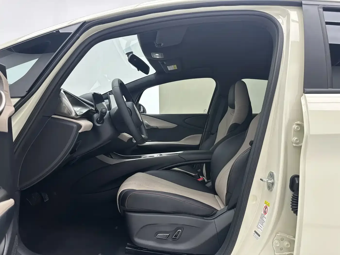 BYD Dolphin 2025 420km Freedom Edition — Фото автомобиля 5