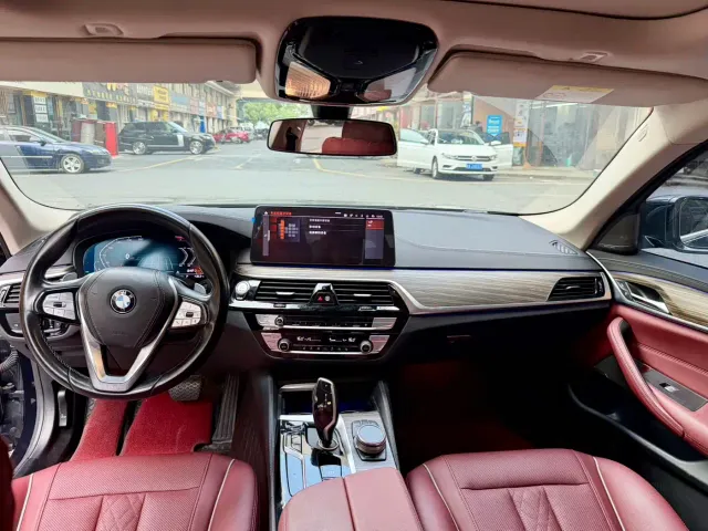 BMW 5 Series — Фото автомобиля 5
