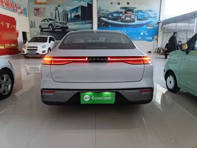 Geely Galaxy Xingyao 8 — Фото автомобиля 5