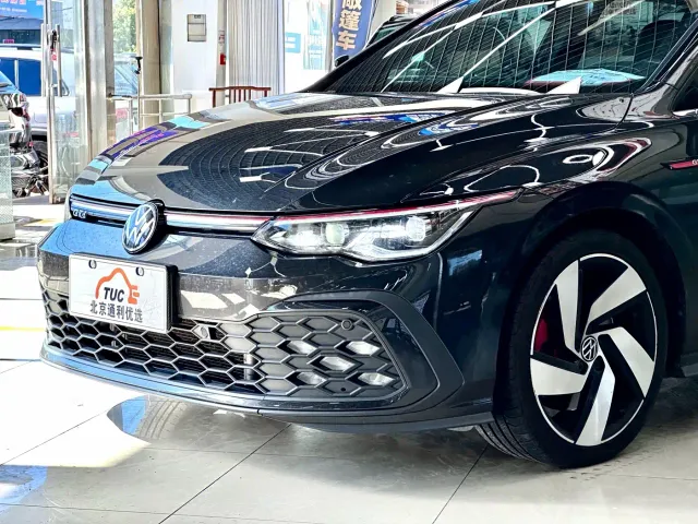 Volkswagen Golf GTI — Фото автомобиля 2