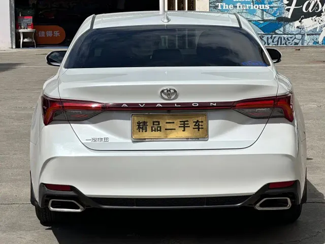 Toyota Avalon — Фото автомобиля 4