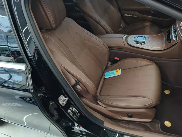 Mercedes-Benz E-Class — Фото автомобиля 24