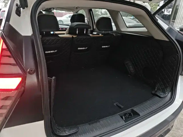 Geely Boyue L — Фото автомобиля 18