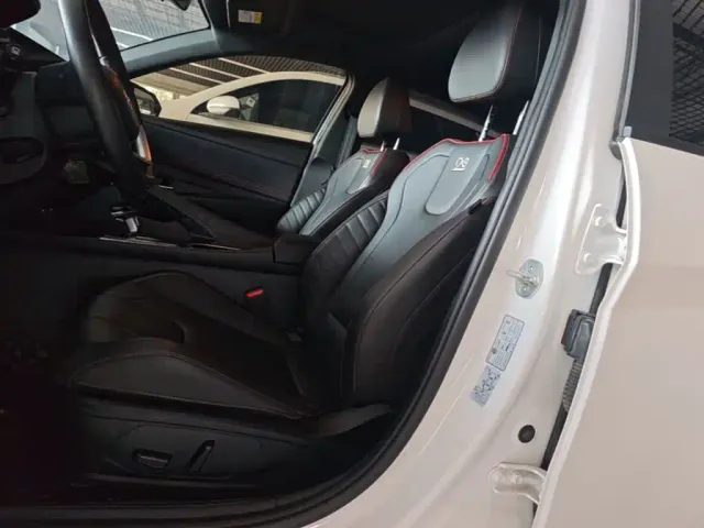 Hyundai Elantra — Фото автомобиля 14